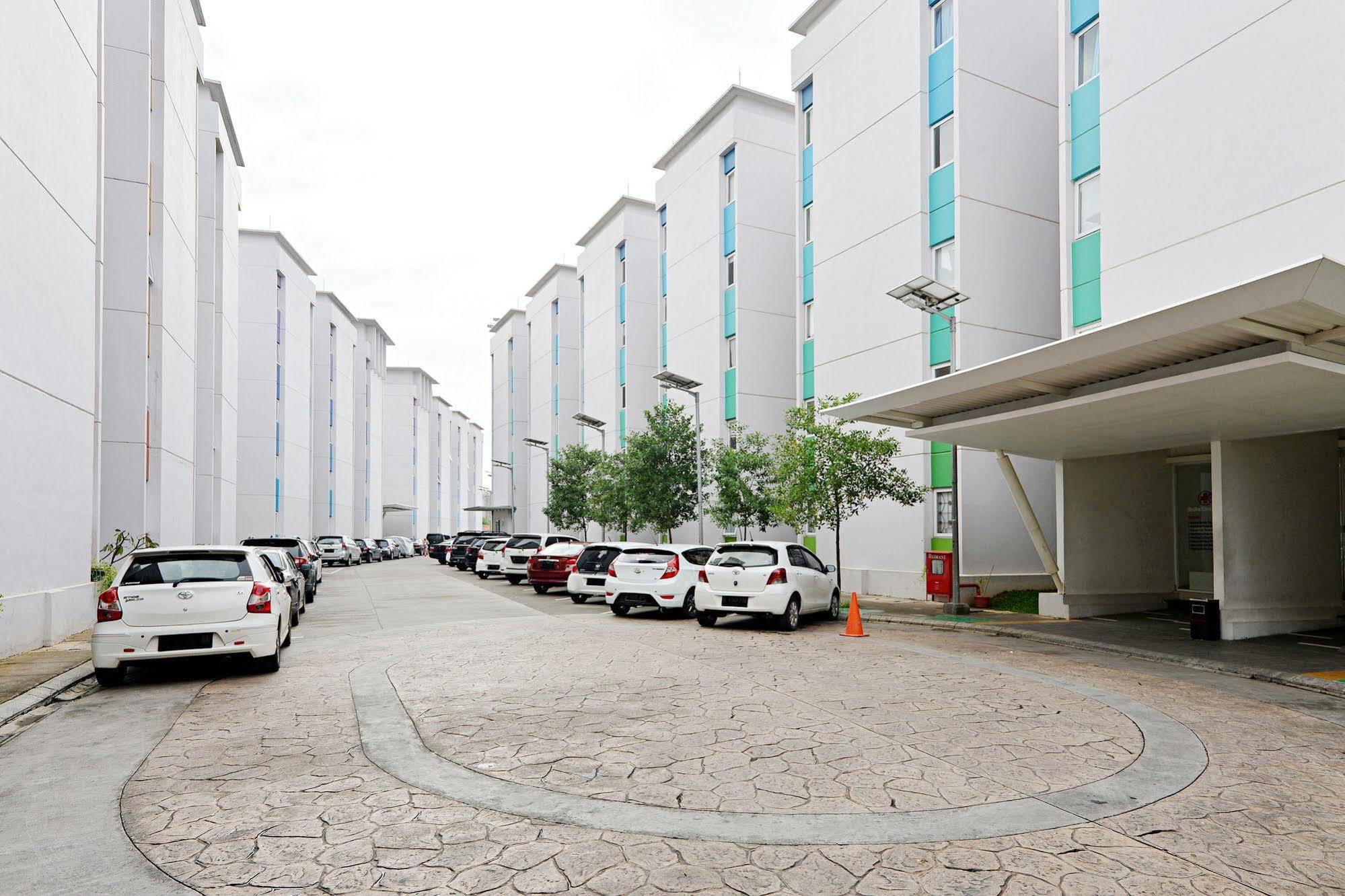 Zen Rooms Basic Tangerang Aeropolis ภายนอก รูปภาพ