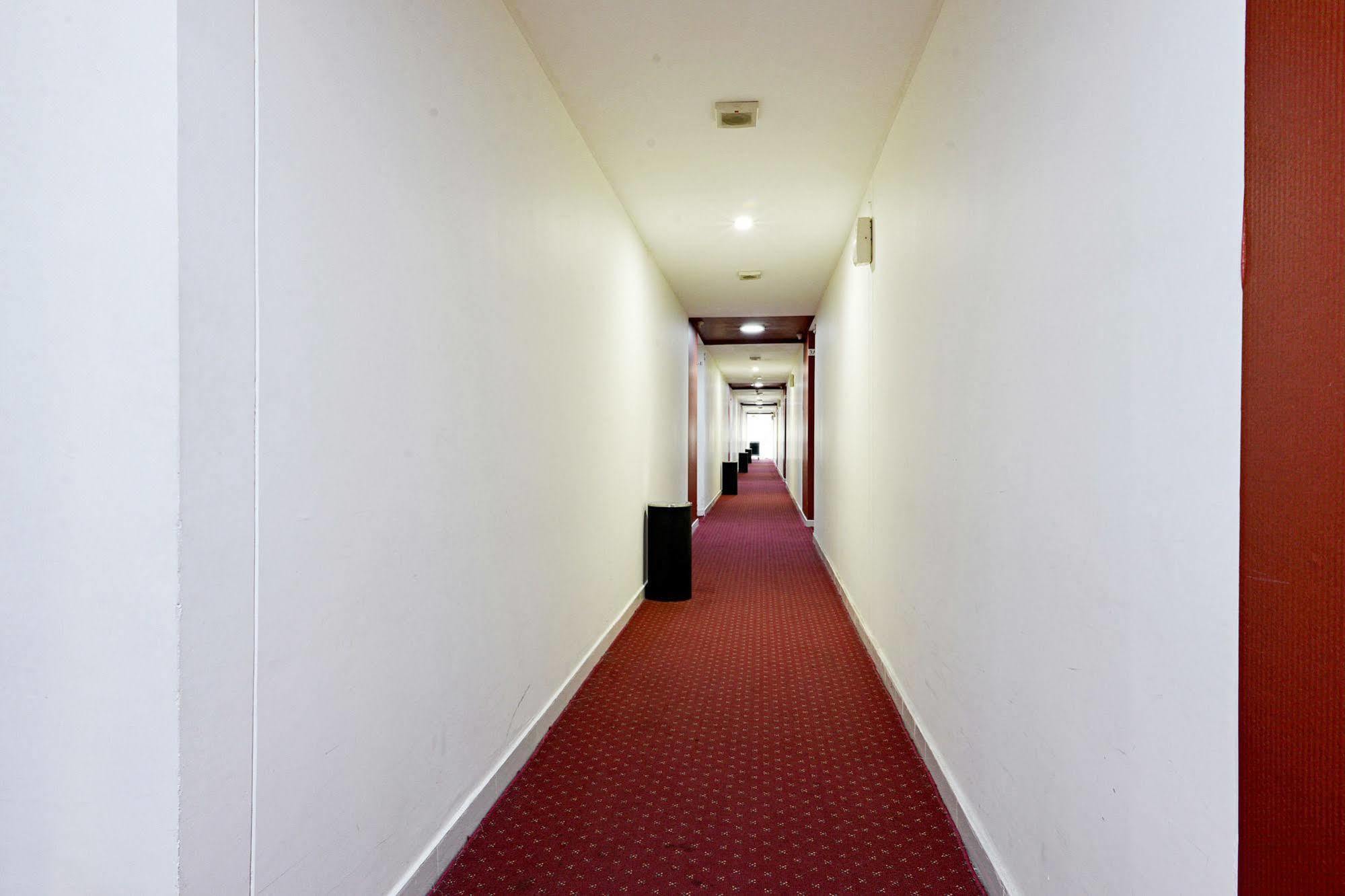 Zen Rooms Basic Tangerang Aeropolis ภายนอก รูปภาพ