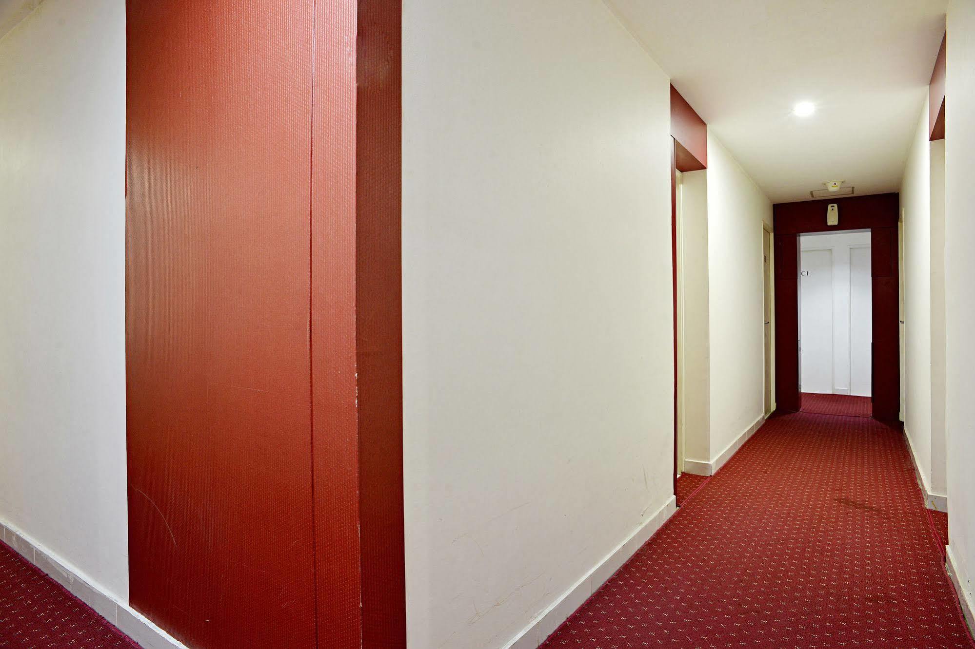 Zen Rooms Basic Tangerang Aeropolis ภายนอก รูปภาพ