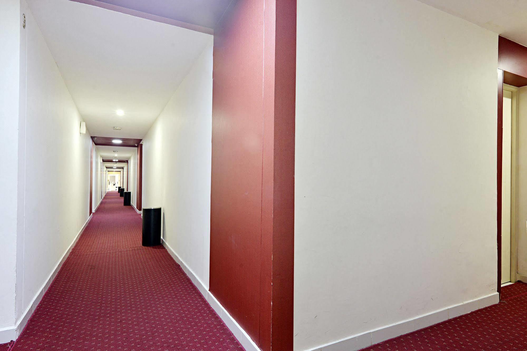 Zen Rooms Basic Tangerang Aeropolis ภายนอก รูปภาพ